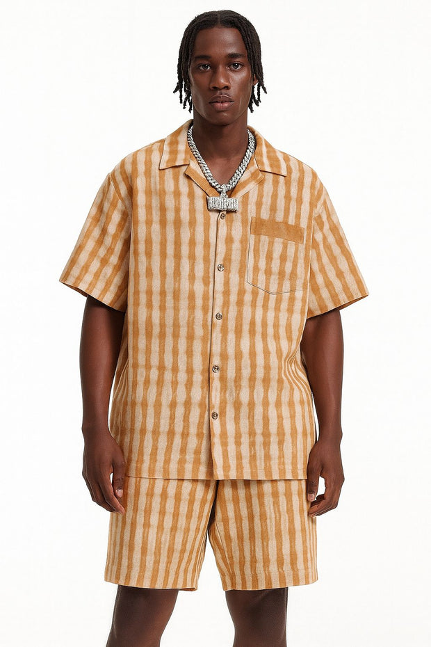 neckline shirt with knee shorts